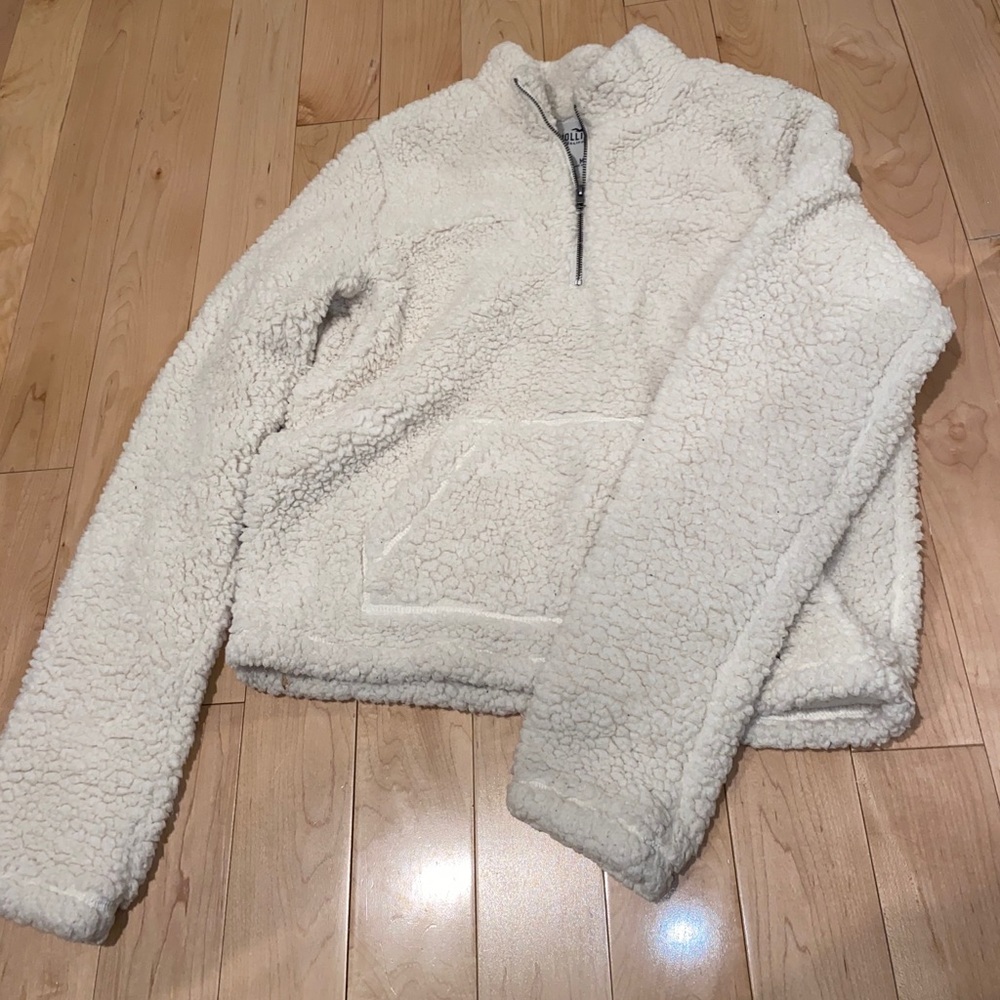 🤍 big & fluffy sweater